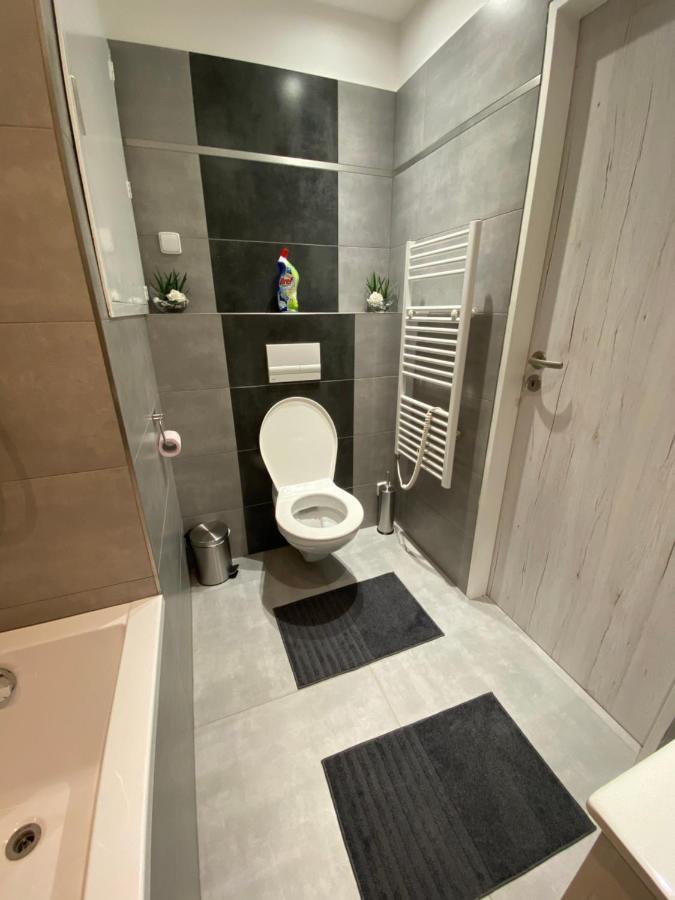 Marcus- Modern Relaxing Apartment Decin