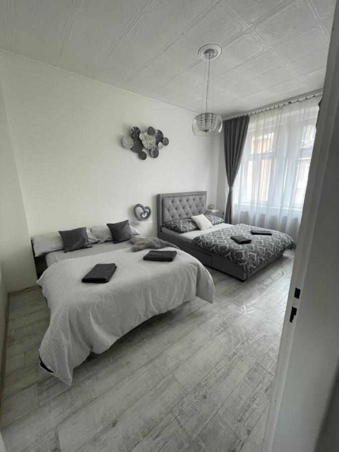 Marcus- Modern Relaxing * Decin